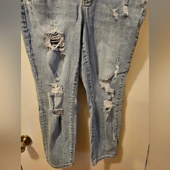 Judy Blue Jeans Boyfriend Fit Distressed Blue Jeans Women's Size 18W - Picture 3 of 13